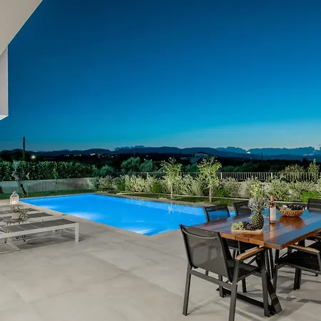 Villa Akea *